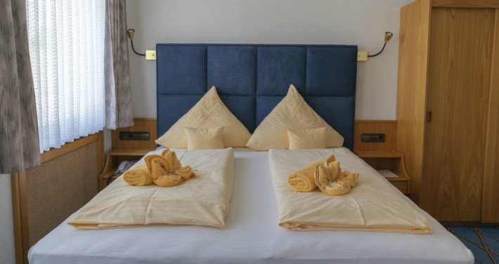 Doppelzimmer zum Ort im Haupthaus